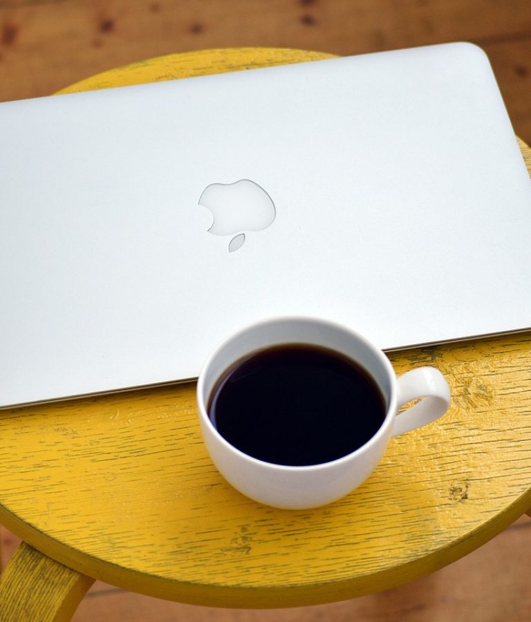 laptop-computer-coffee-1367298.jpg